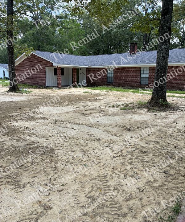 1st image of 396 Rowland Rd