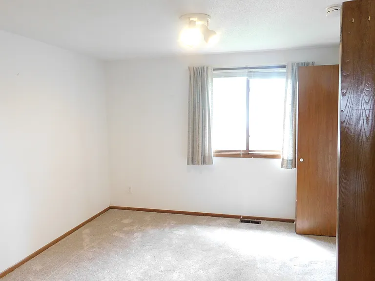 825 Woodgate Dr — Photo 14