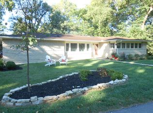 2855 Canterbury Ln, Columbus, OH 43221