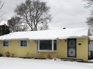1370 Shorewood Dr, La Crosse, WI 54601