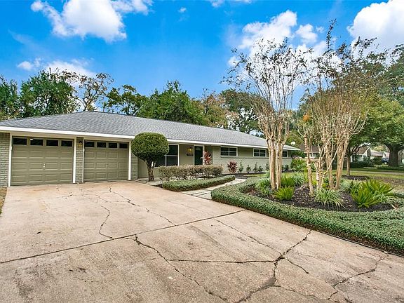 2nd image of 4822 Stillbrooke Dr