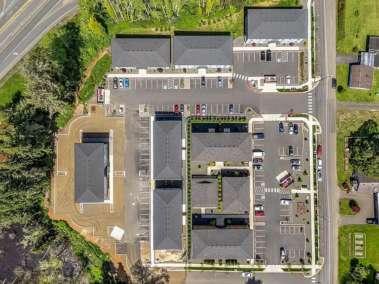 Jetty Stone Apartments — Photo 40