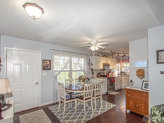 4th image of 125 Saxon Dr