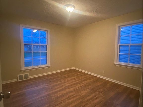 5th image of 4661 E 88th St