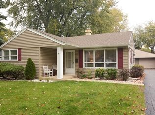 3002 Falcon Ct W, Rolling Meadows, IL 60008