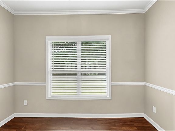 5th image of 492 Winter Haven Ln