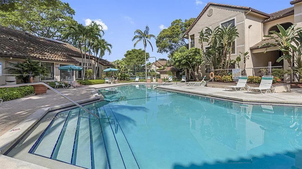 2 bed, 2.0 bath, 1148 sqft, $2,000 — Photo 3