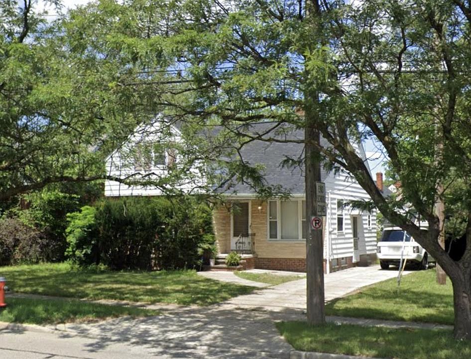 2nd image of 13507 Rockside Rd