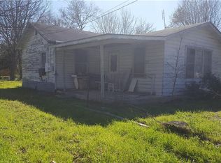 209 Benbo St, Seguin, TX 78155