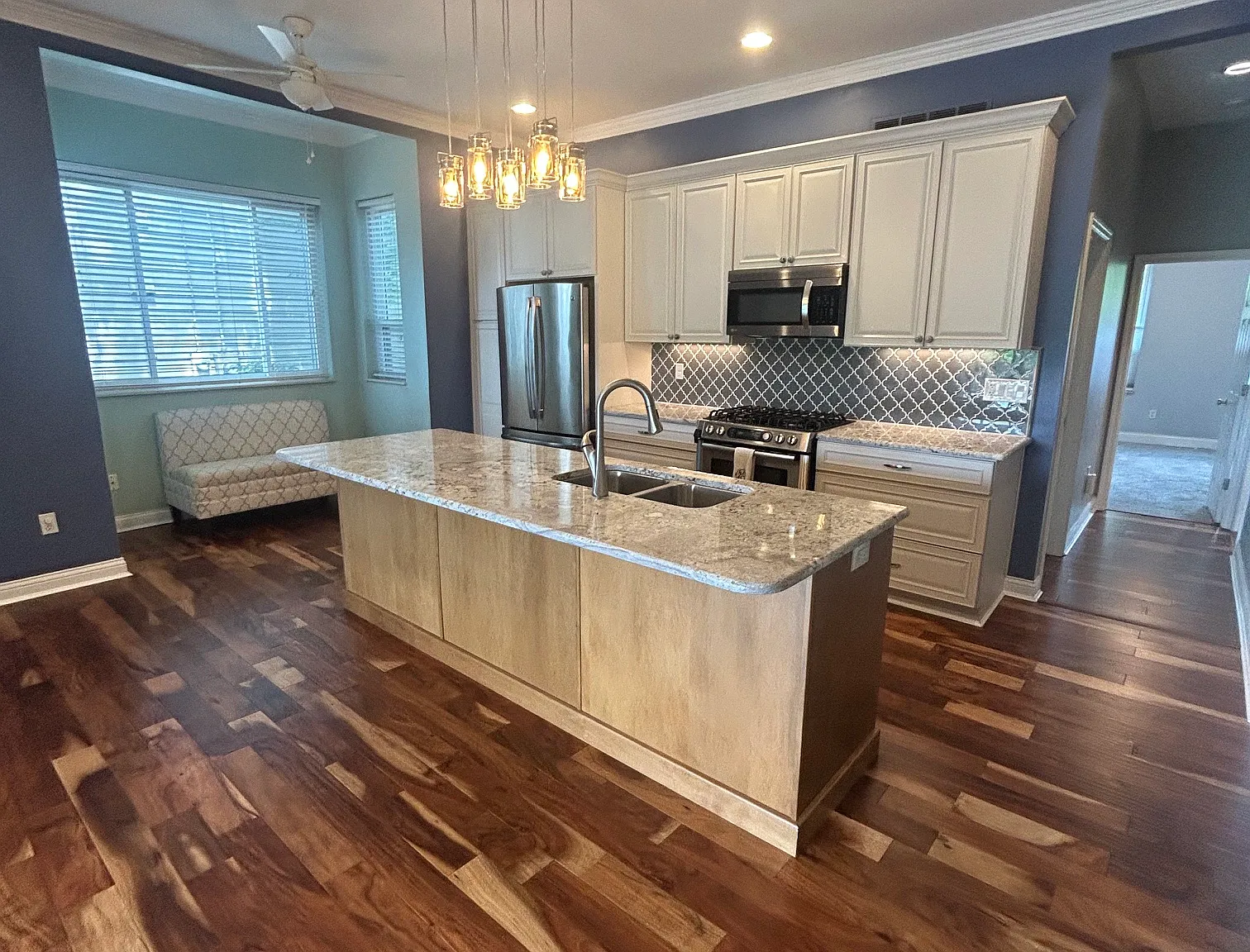 2 bed, 1.5 bath, 1320 sqft, $2,750 — Photo 1