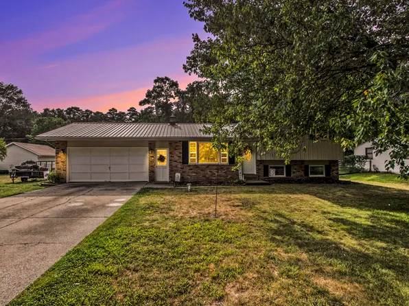 834 W Park Dr, Niles, MI 49120