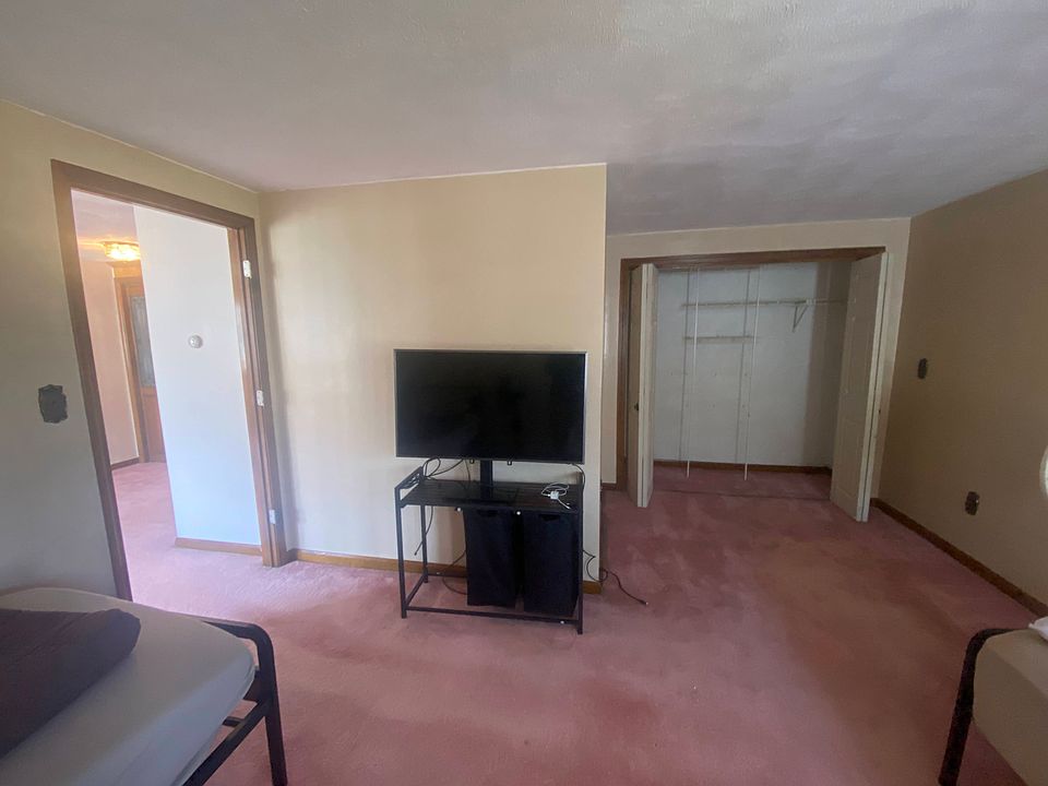 1st image of 53 Linden St Floor 2