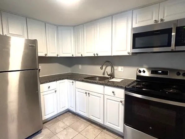 36 Bigelow St APT 3, Quincy, MA 02169