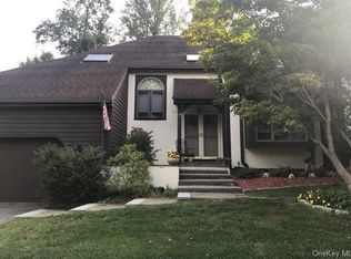 19 Cotswold Dr, North Salem, NY 10560