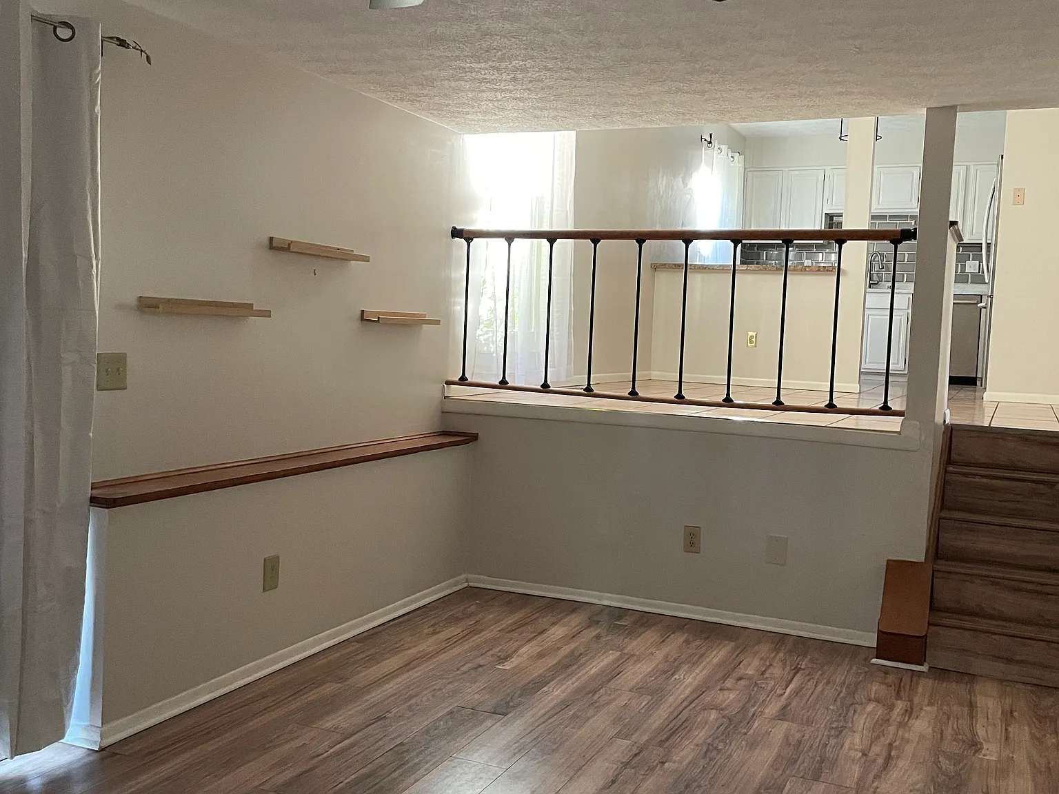 3 bed, 1551 sqft, $2,495 — Photo 2