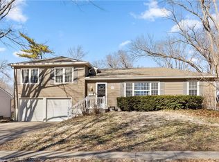6008 W 101st Pl, Overland Park, KS 66207