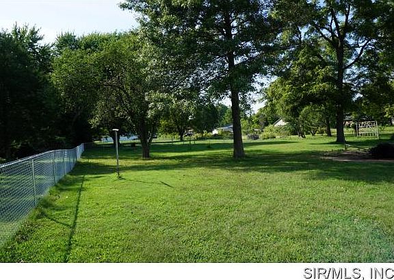 5th image of 401 Nepute St