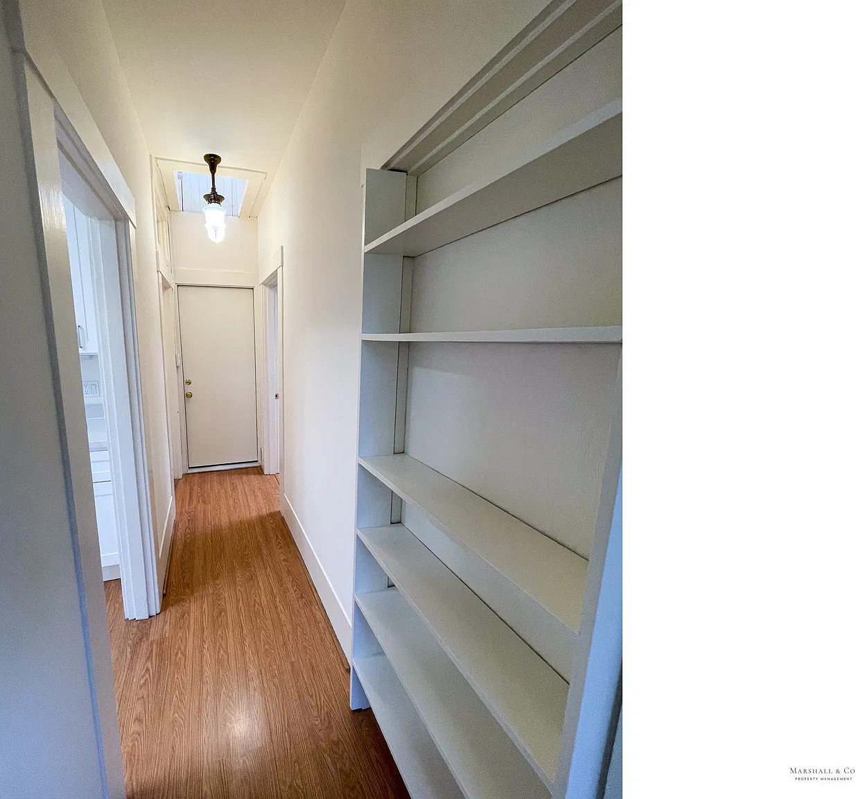New Listing Updated 2br/1ba in Dwntn San Anselmo w/ Parking, Laundry, Close to shopping — Photo 2