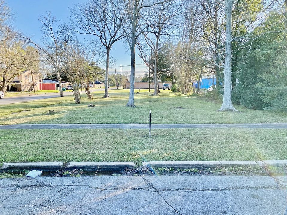 2nd image of 1409 Hazel St
