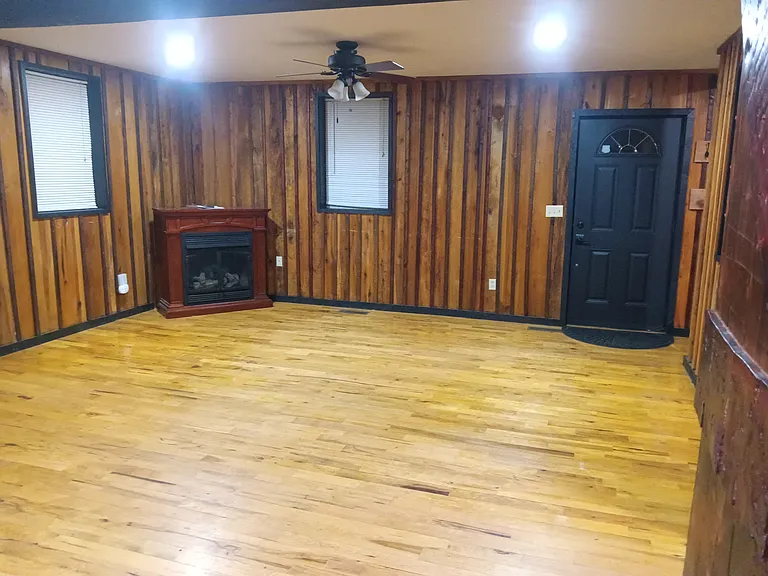 Living room / fireplace