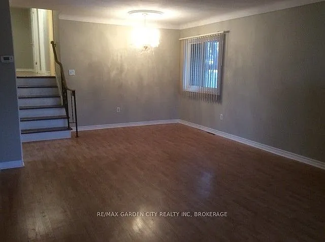 43 Dunvegan Rd #UPPER — Photo 4