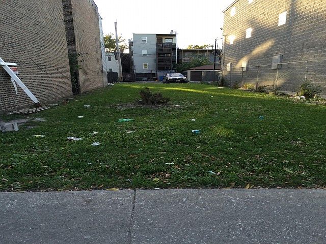 2nd image of 1218 S Avers Ave