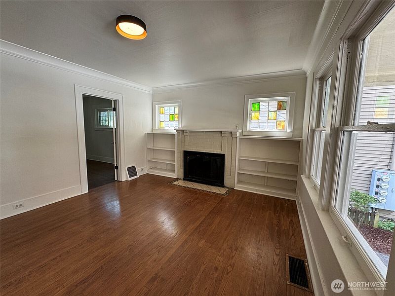 3rd image of 811 NE 66th Street
