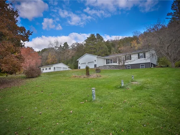 69 E Woodridge Drive, River Falls, WI 54022