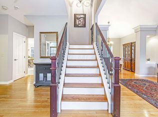 295 Weatherburn Ct, Powell, OH