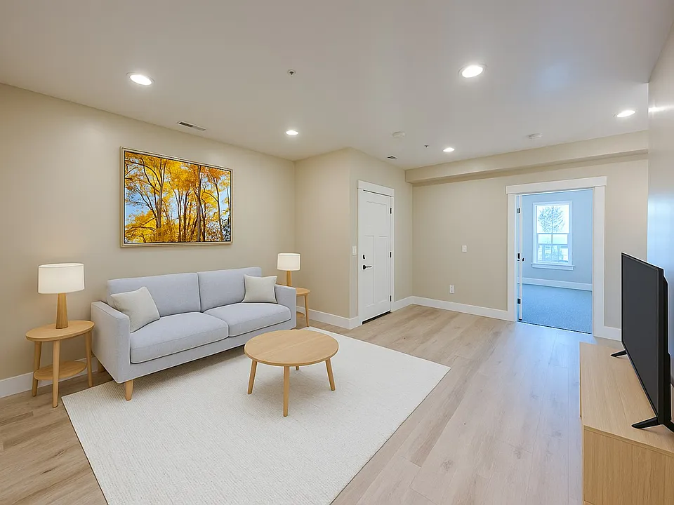 67 S Main St #401