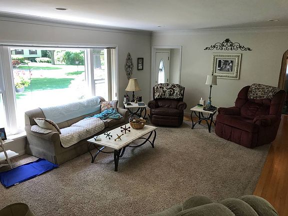 2nd image of 6464 Crest Dr