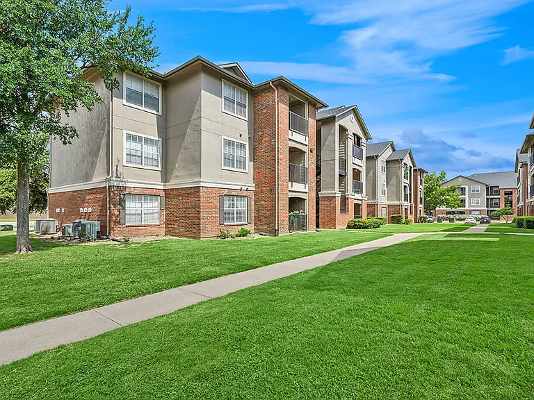 Valley Trails Apartments — Photo 18