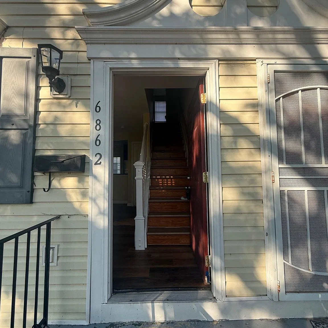 1 bed, 1.5 bath, 571 sqft, $1,800 — Photo 2