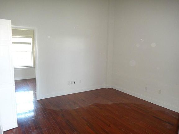 5th image of 158 18th St APT 3