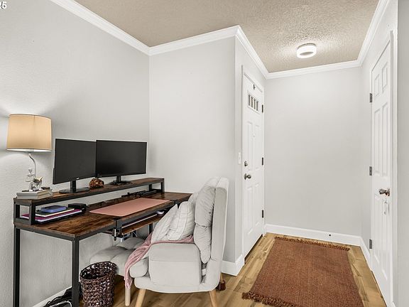 3rd image of 9221 N Lombard St APT 11