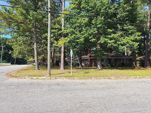 3rd image of 848 Burton St