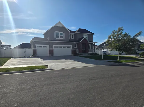 2449 N Sarus Crane Dr, Clinton, UT 84015