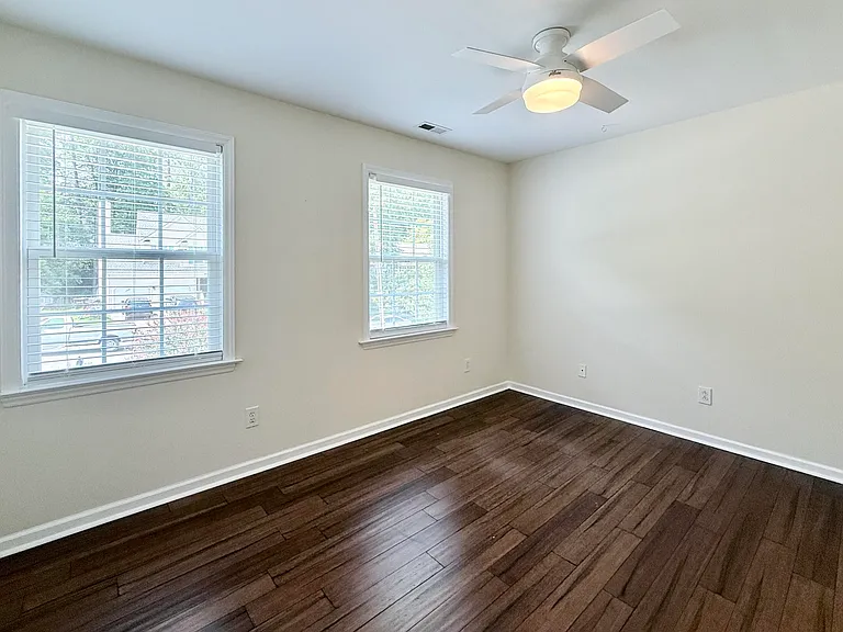 2729 E Shoreham St — Photo 42