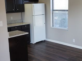 737 Commerce St APT 2A, Pleasanton, TX 78064