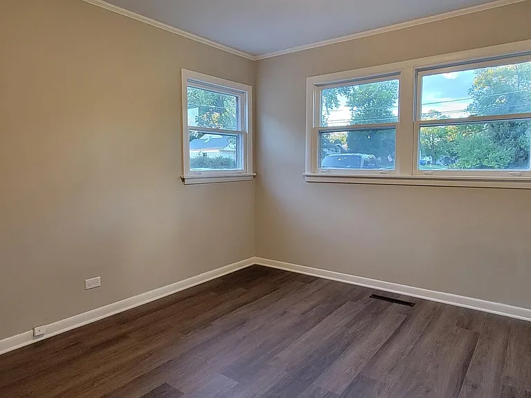 1406 Manchester Rd — Photo 6