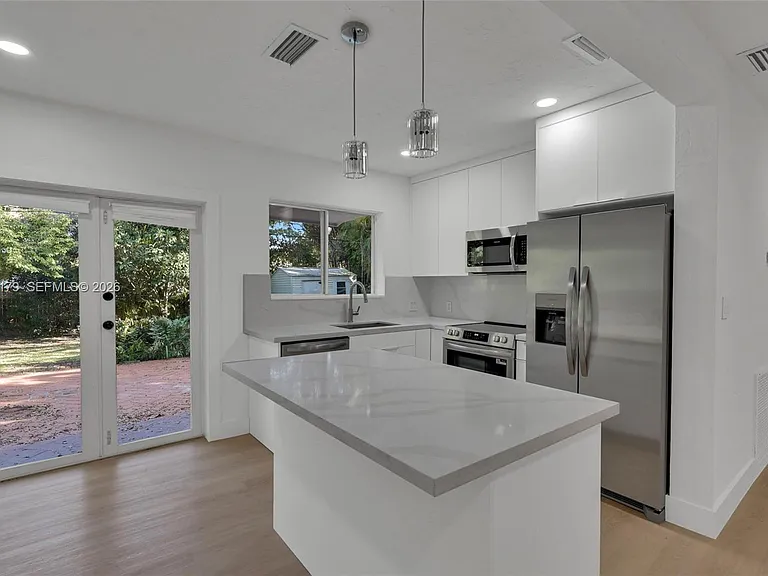 5111 SW 73rd Ter — Photo 10