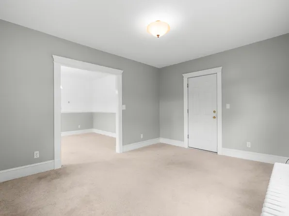 139 Richards St #2, West Haven, CT 06516