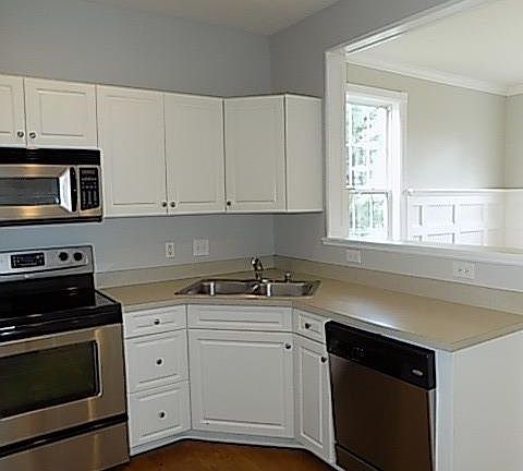 3rd image of 2472 Aristocracy Cir