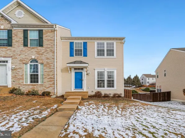 12827 Hunterbrook Dr, Woodbridge, VA 22192