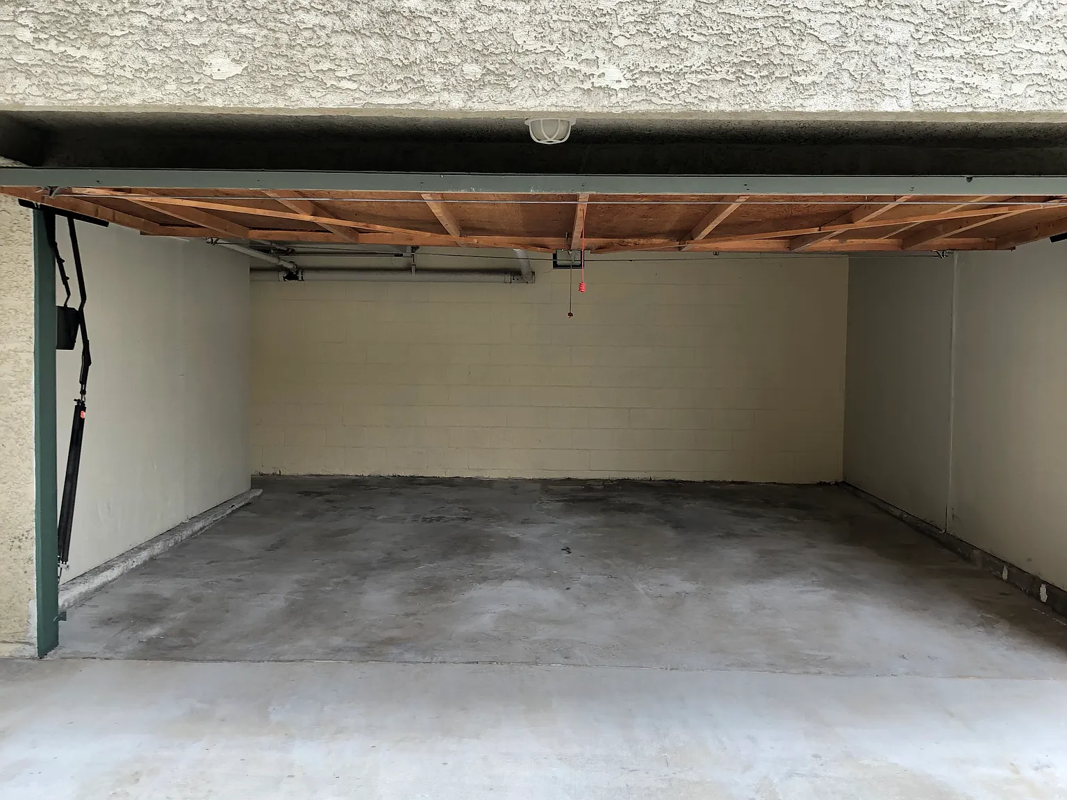 2 bed, 1.5 bath, 1100 sqft, $2,725 — Photo 2