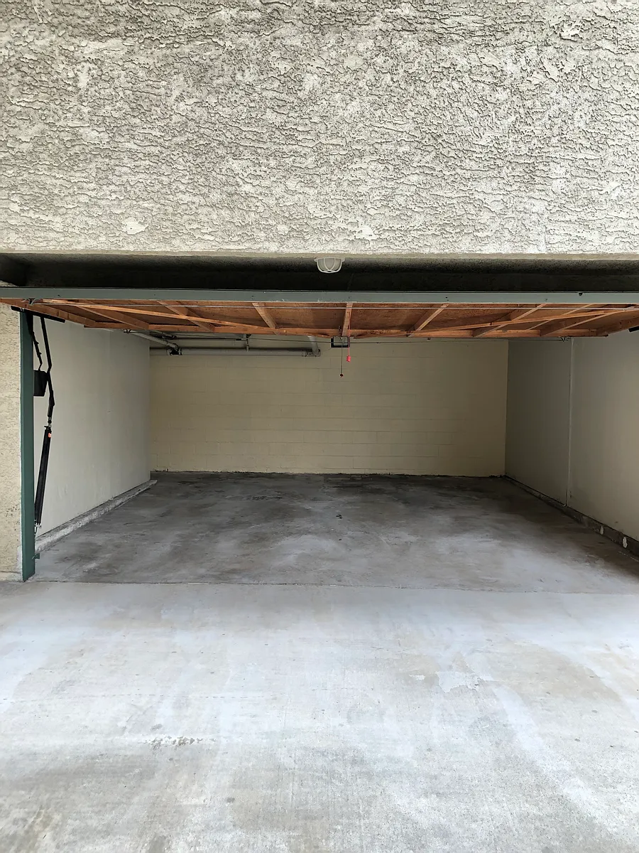 Building Photo - 26 Park St #L