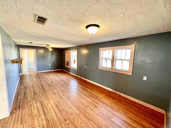 5th image of 112 Old Oak Dr