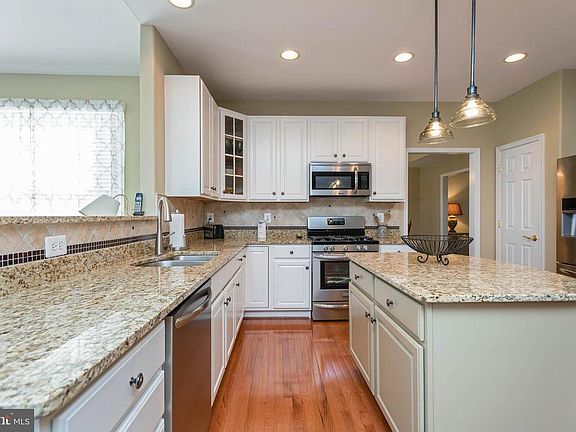 4th image of 15012 Northridge Blvd