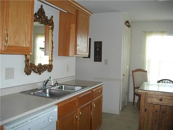 4th image of 1529 Buchanon Dr #D