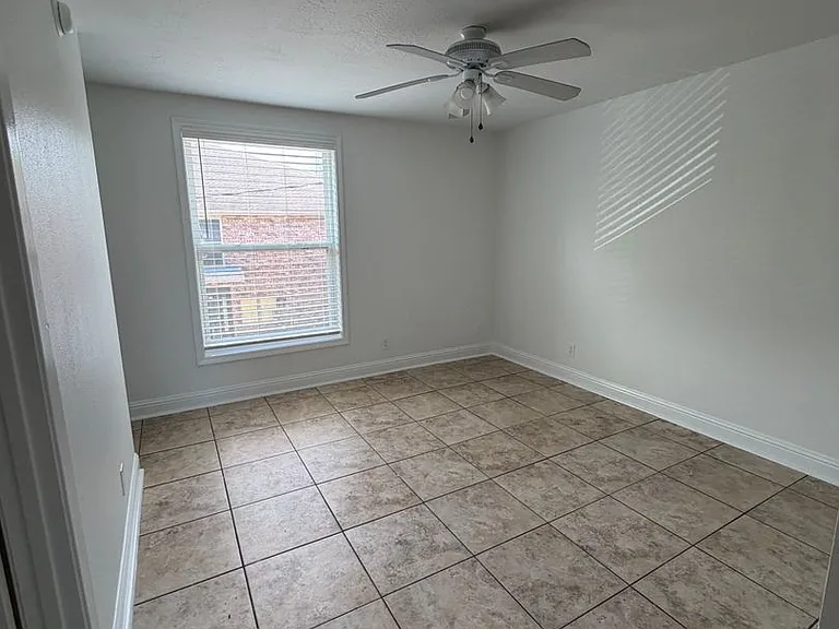 820 Martin Behrman Ave — Photo 6